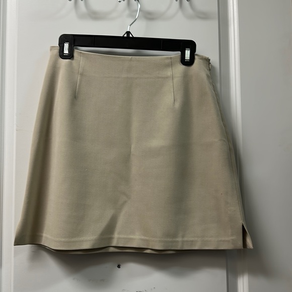 The Limited Stretch skirt - Picture 3 of 5